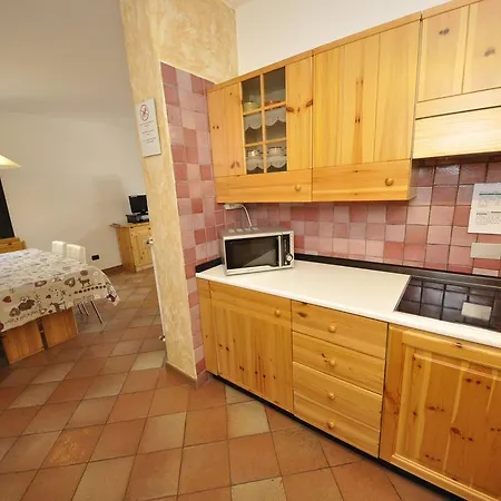 Paradisin Nr. 4 *
